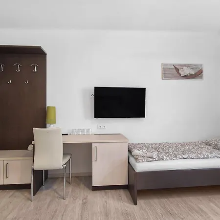 Josef Wolfik Strasse 10 Apartment Stockerau Room photo