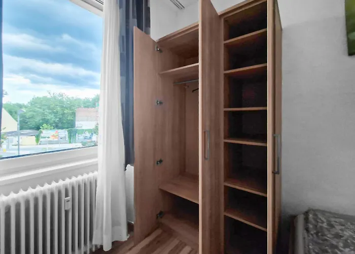 Josef Wolfik Strasse 10 Apartment