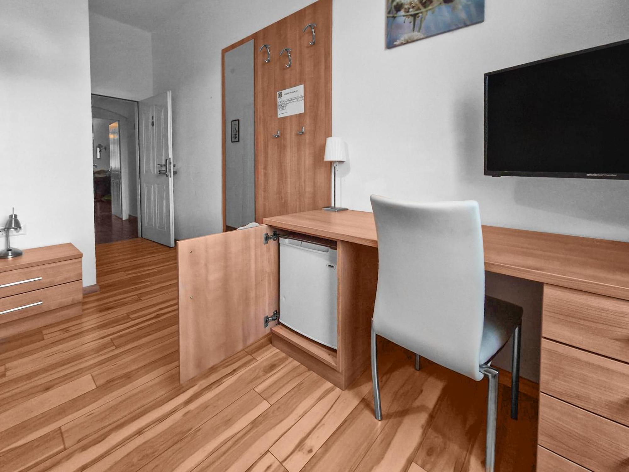 Josef Wolfik Strasse 10 *