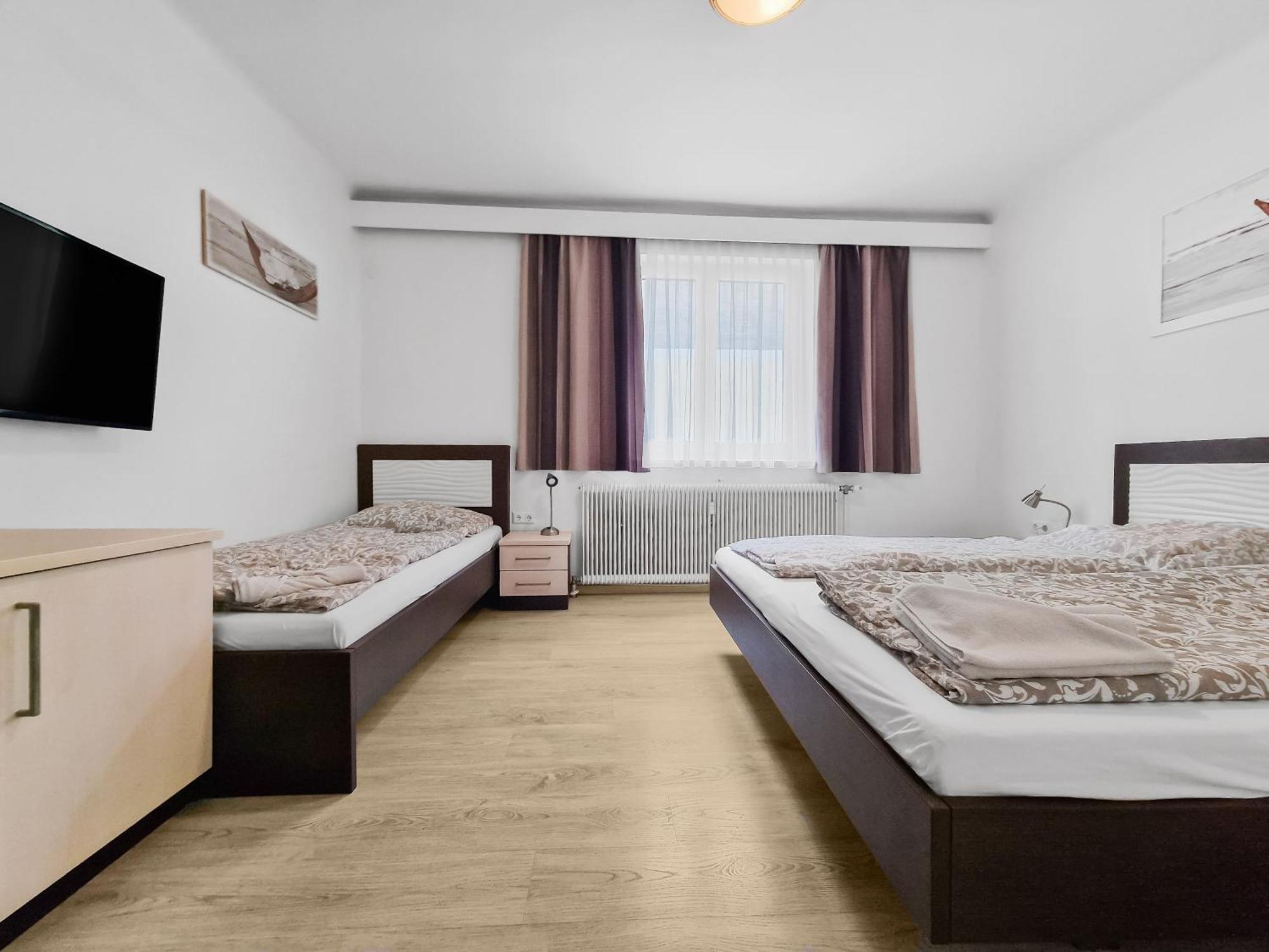 Apartment Josef Wolfik Strasse 10 *